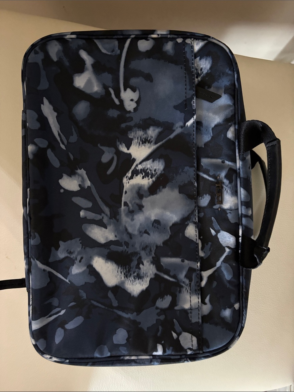 Tumi Voyageur Madeline Women's Navy & Black Floral-Pattern Cosmetic Case